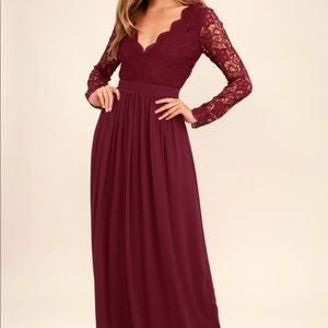BURGUNDY LONG SLEEVE LACE MAXI DRESS